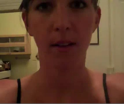 sexy girl pull up bar fail